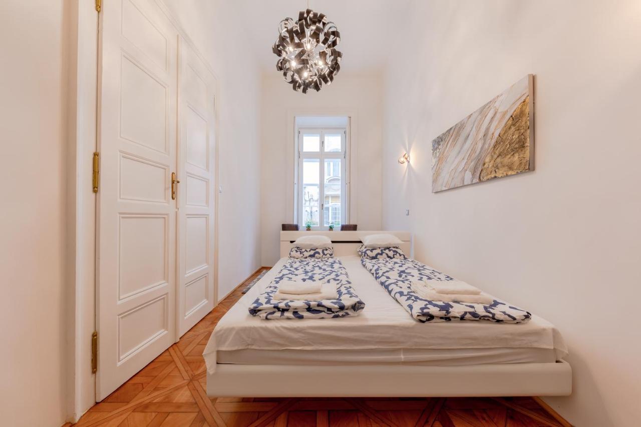 La Fortezza Panzio Budapest Exteriör bild